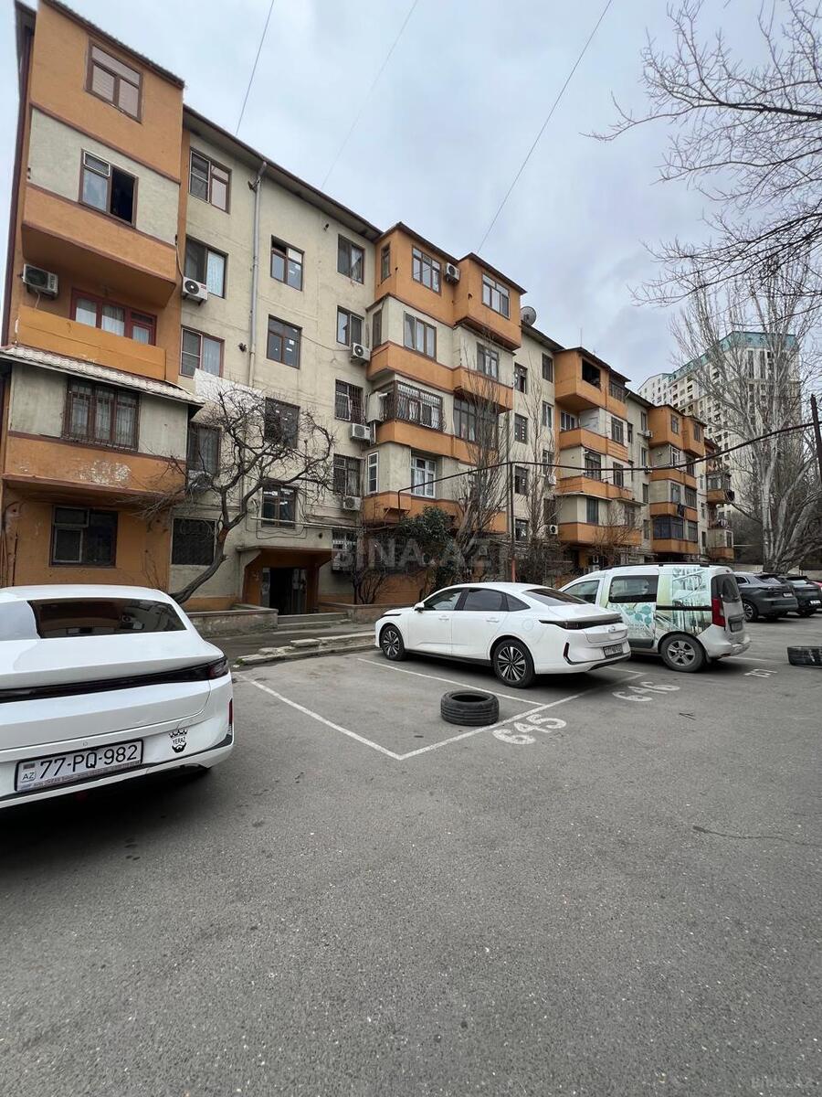2 otaqlı Köhnə tikili, Memar Əcəmi m., Bakı