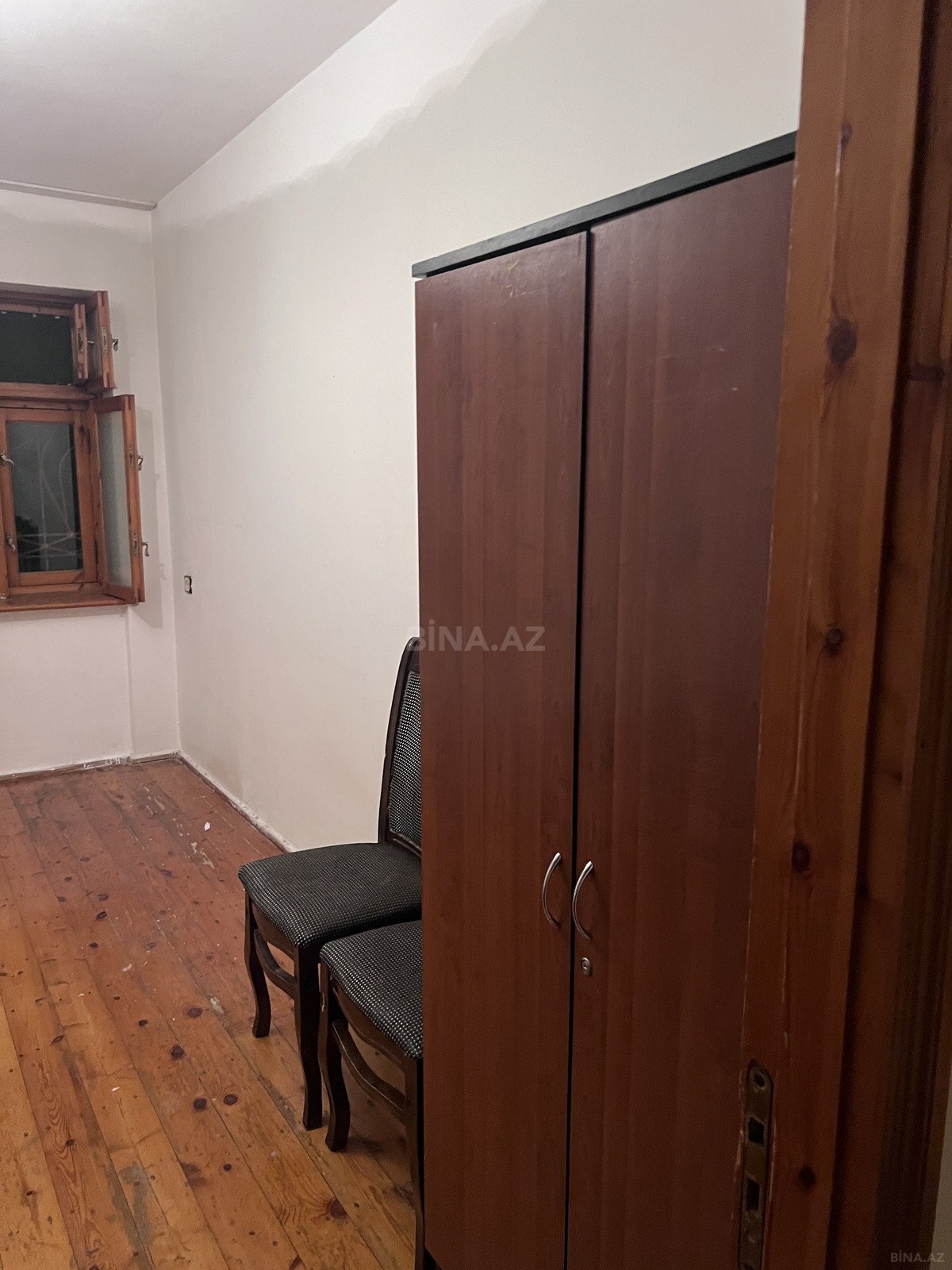 3 otaqlı Köhnə tikili, Xalqlar Dostluğu m., Bakı