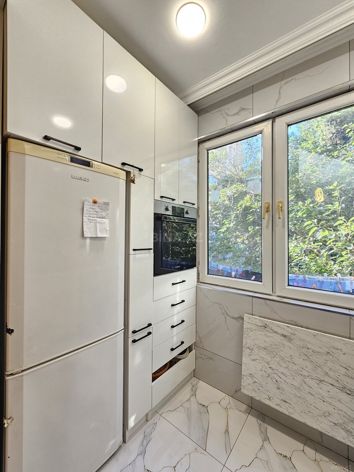 3 otaqlı Köhnə tikili, 20 Yanvar m., Bakı