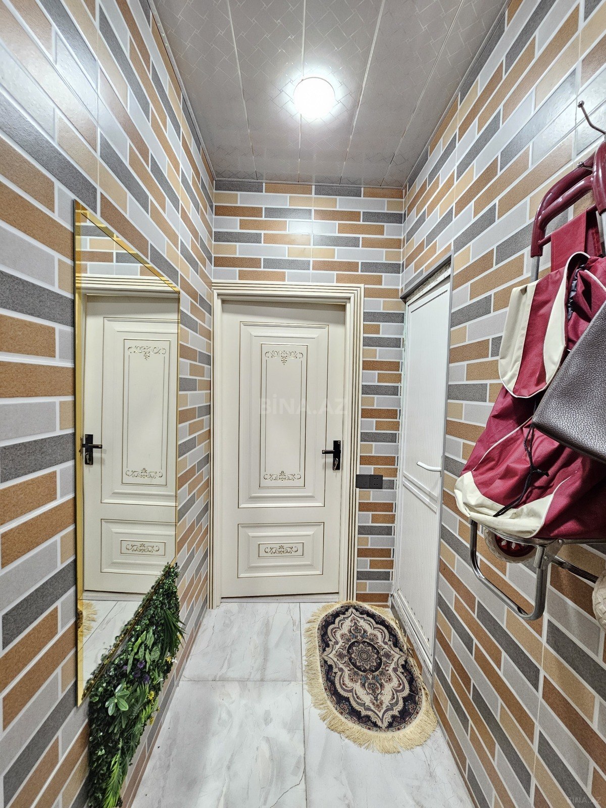 3 otaqlı Köhnə tikili, 20 Yanvar m., Bakı