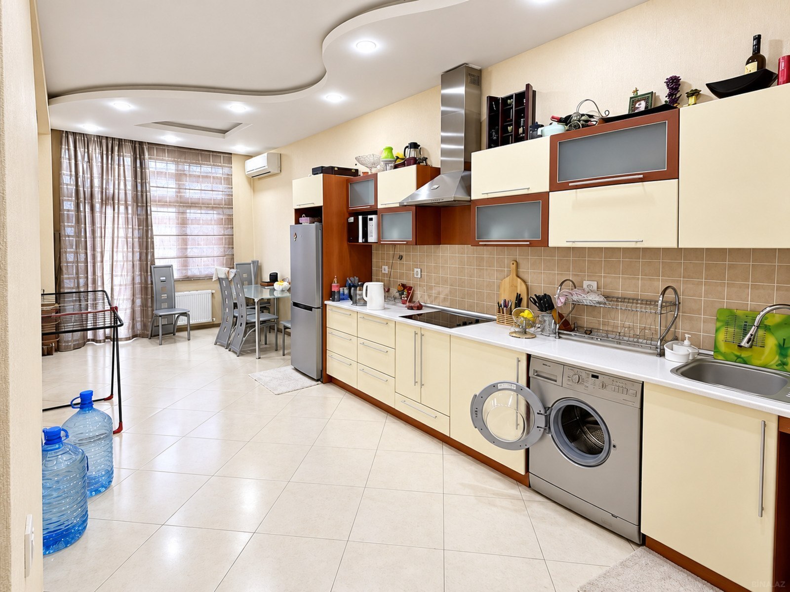 3 otaqlı Yeni tikili, 28 May m., Bakı