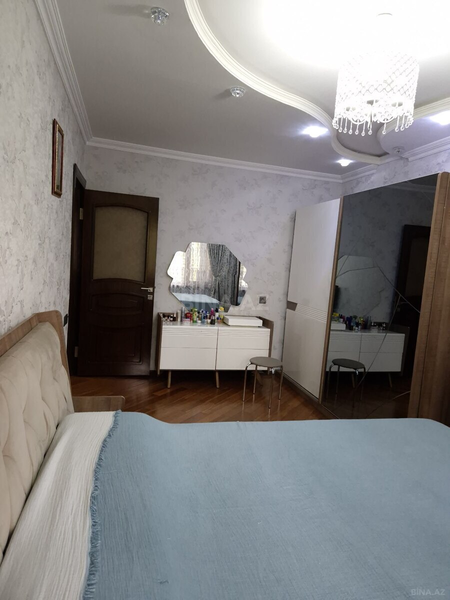 3 otaqlı Köhnə tikili, Xalqlar Dostluğu m., Bakı