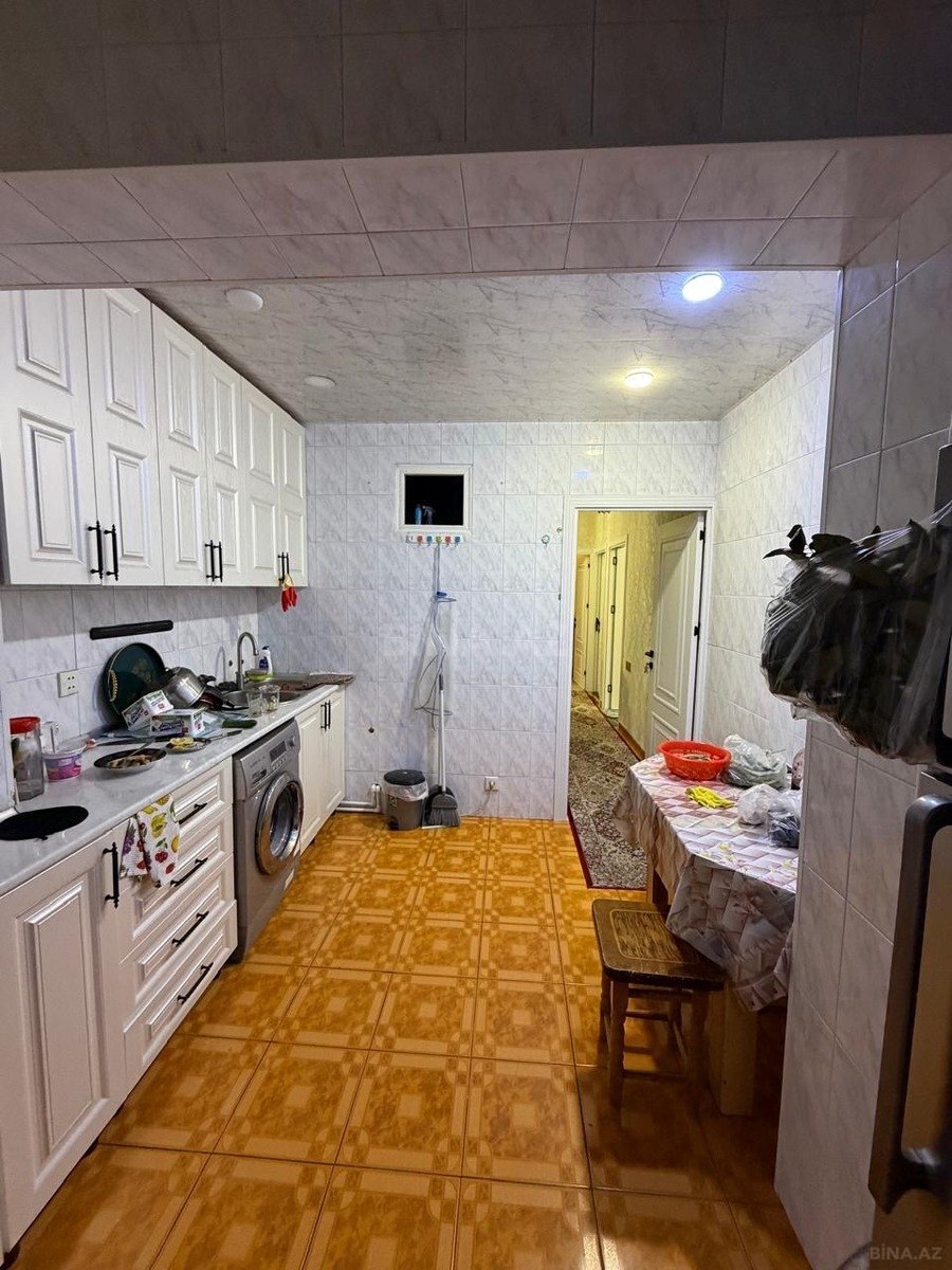 4 otaqlı Köhnə tikili, Azadlıq Prospekti m., Bakı
