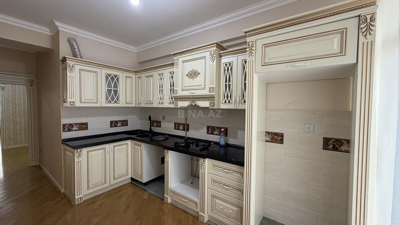 3 otaqlı Yeni tikili, Bakıxanov q., Bakı