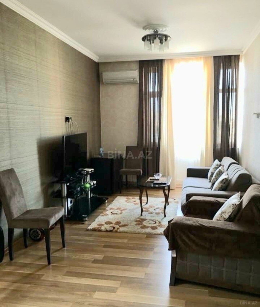 3 otaqlı Yeni tikili, Şah İsmayıl Xətai m., Bakı
