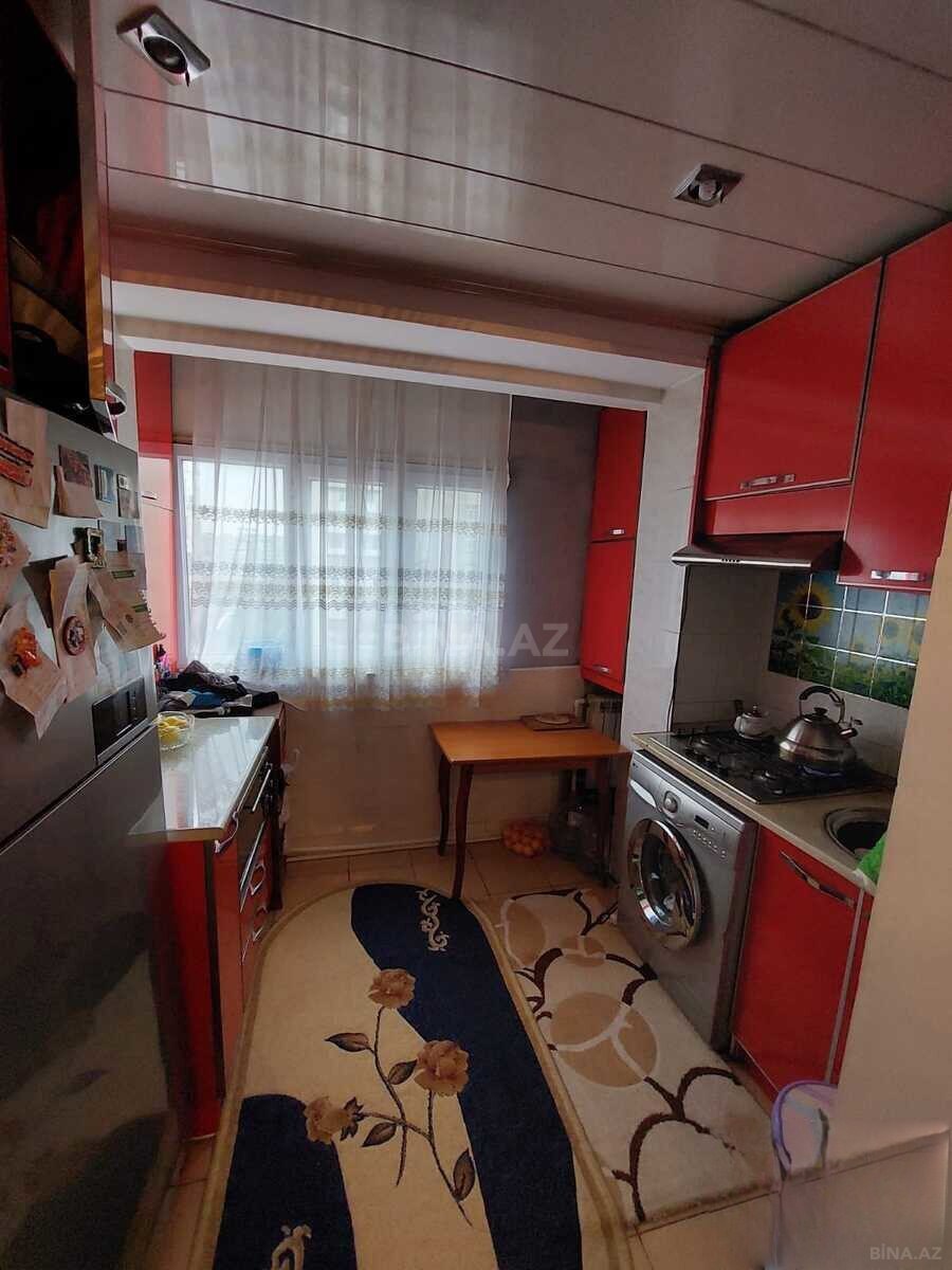 3 otaqlı Köhnə tikili, Xalqlar Dostluğu m., Bakı
