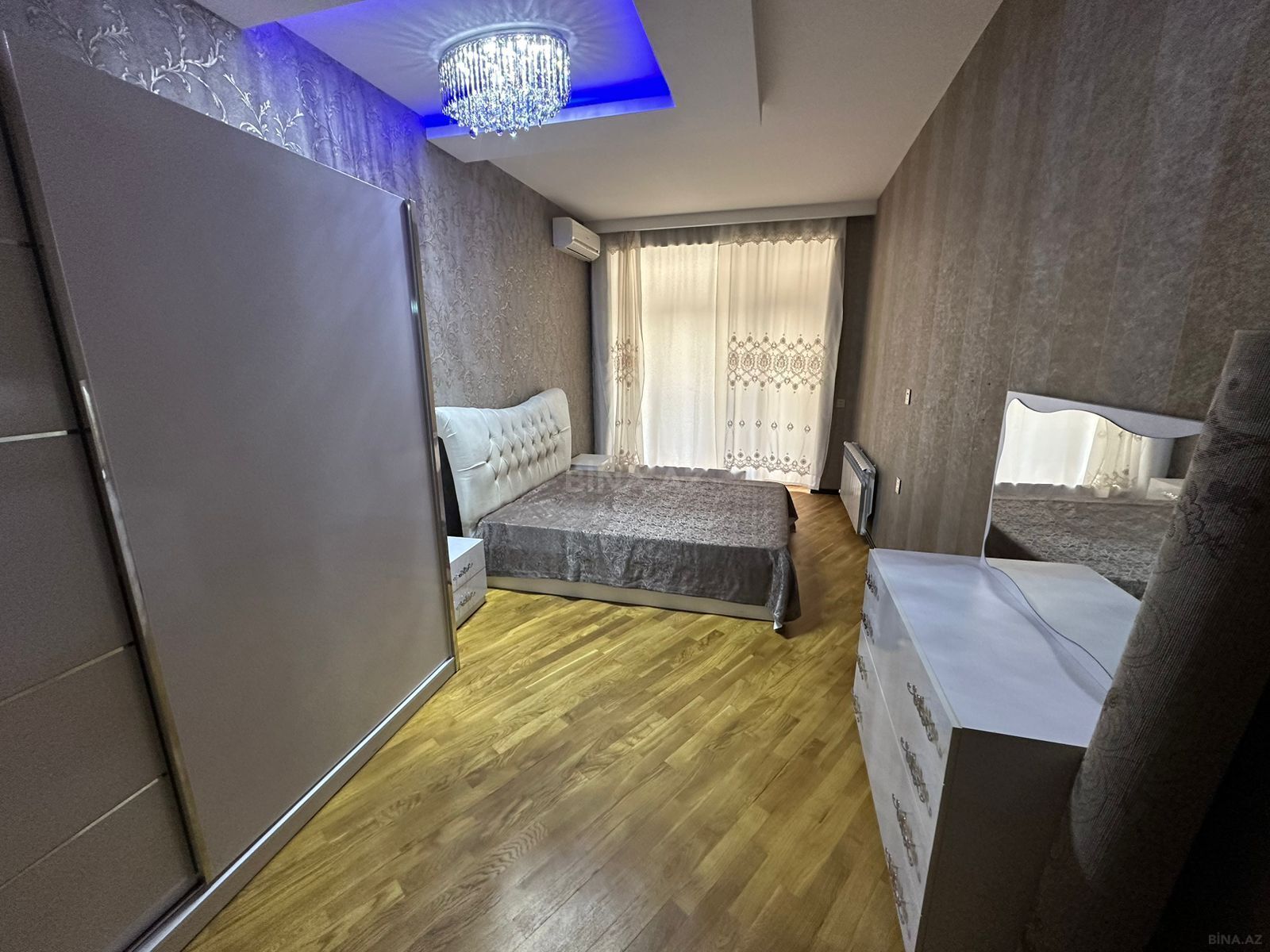 3 otaqlı Yeni tikili, Şah İsmayıl Xətai m., Bakı