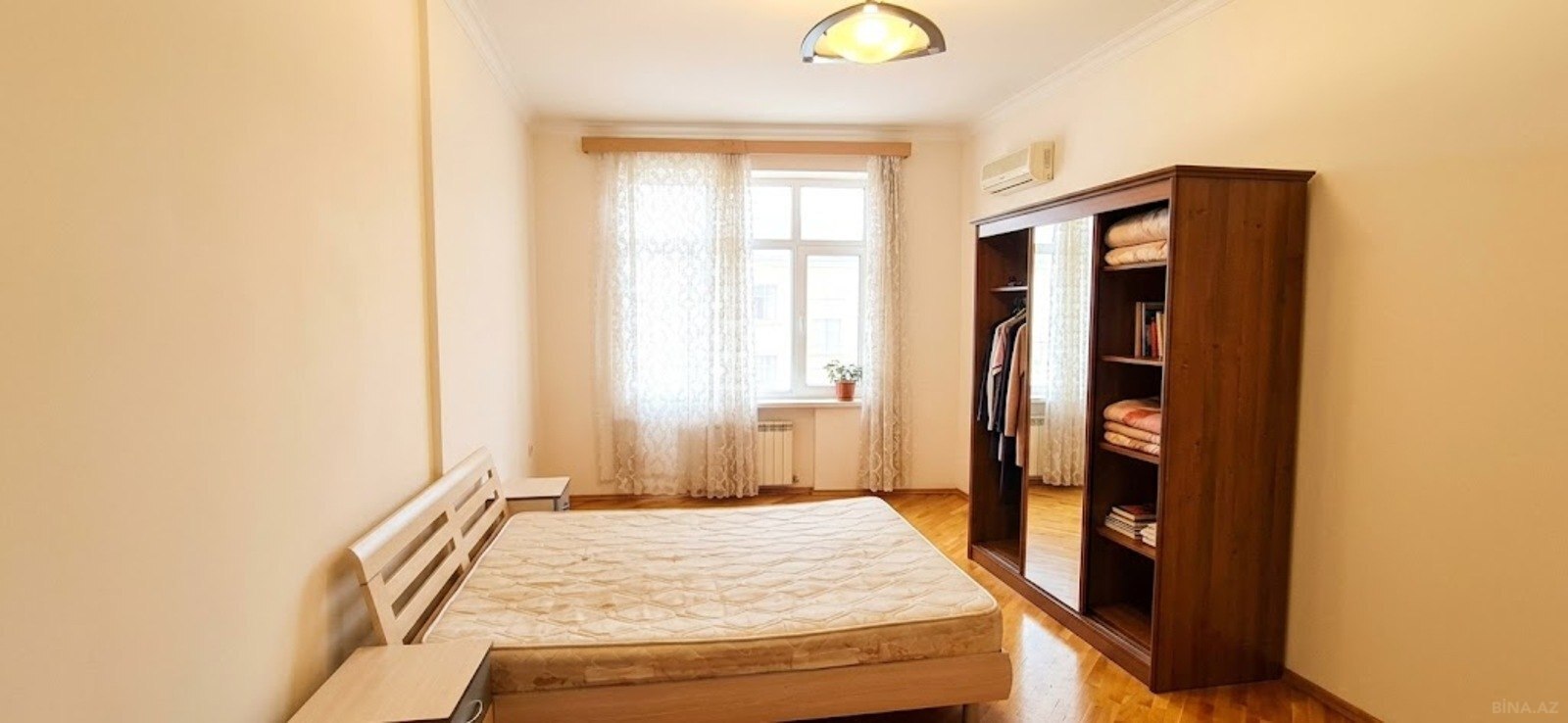 4 otaqlı Yeni tikili, Nizami m., Bakı