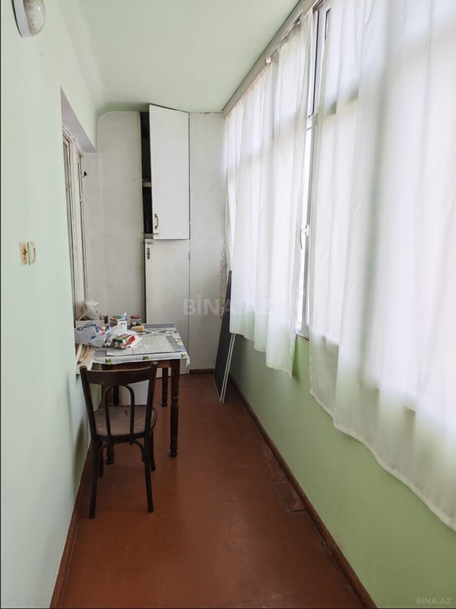 3 otaqlı Köhnə tikili, Xalqlar Dostluğu m., Bakı