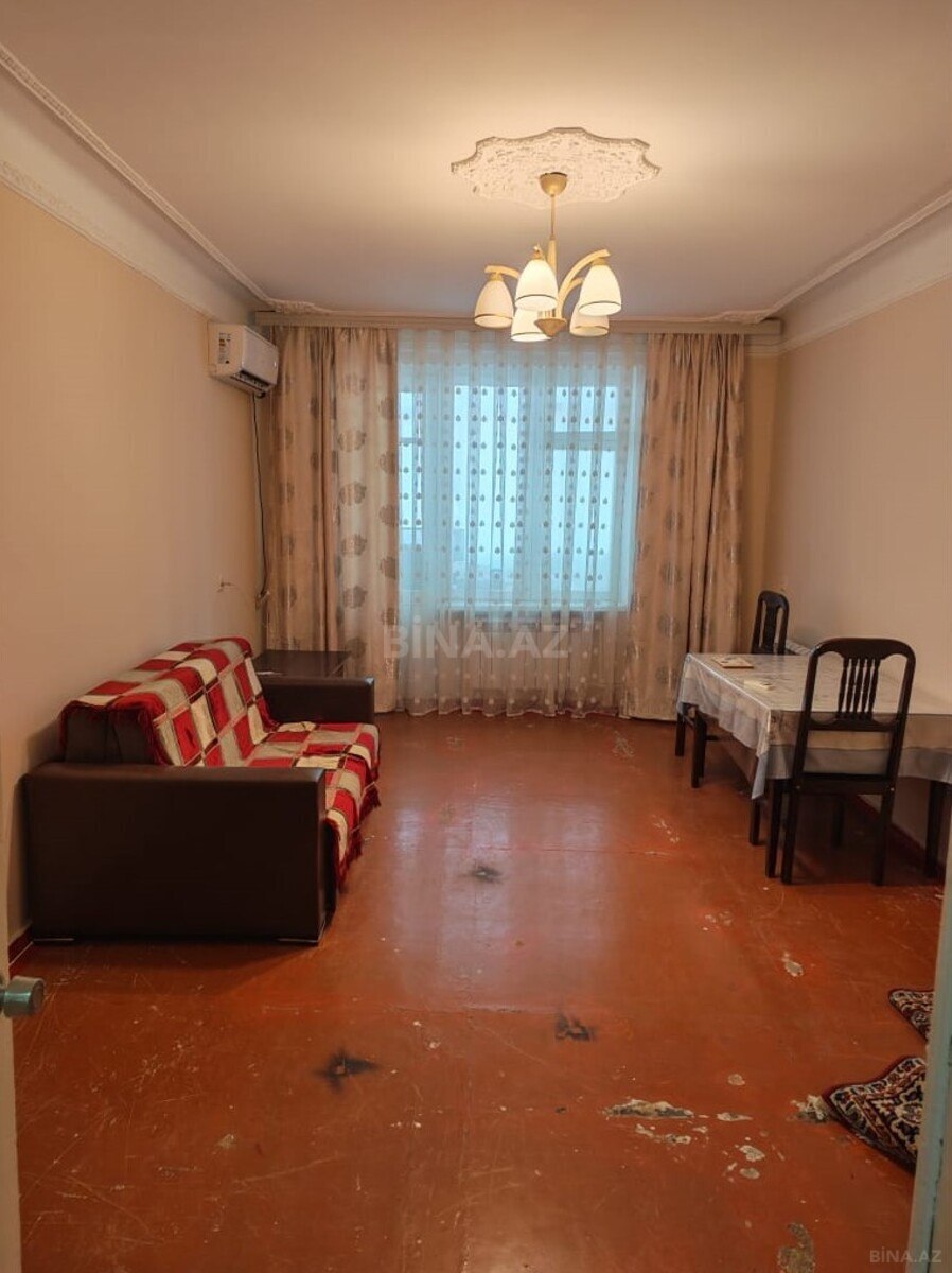 3 otaqlı Köhnə tikili, Xalqlar Dostluğu m., Bakı