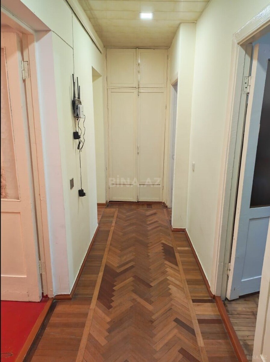 3 otaqlı Köhnə tikili, Xalqlar Dostluğu m., Bakı