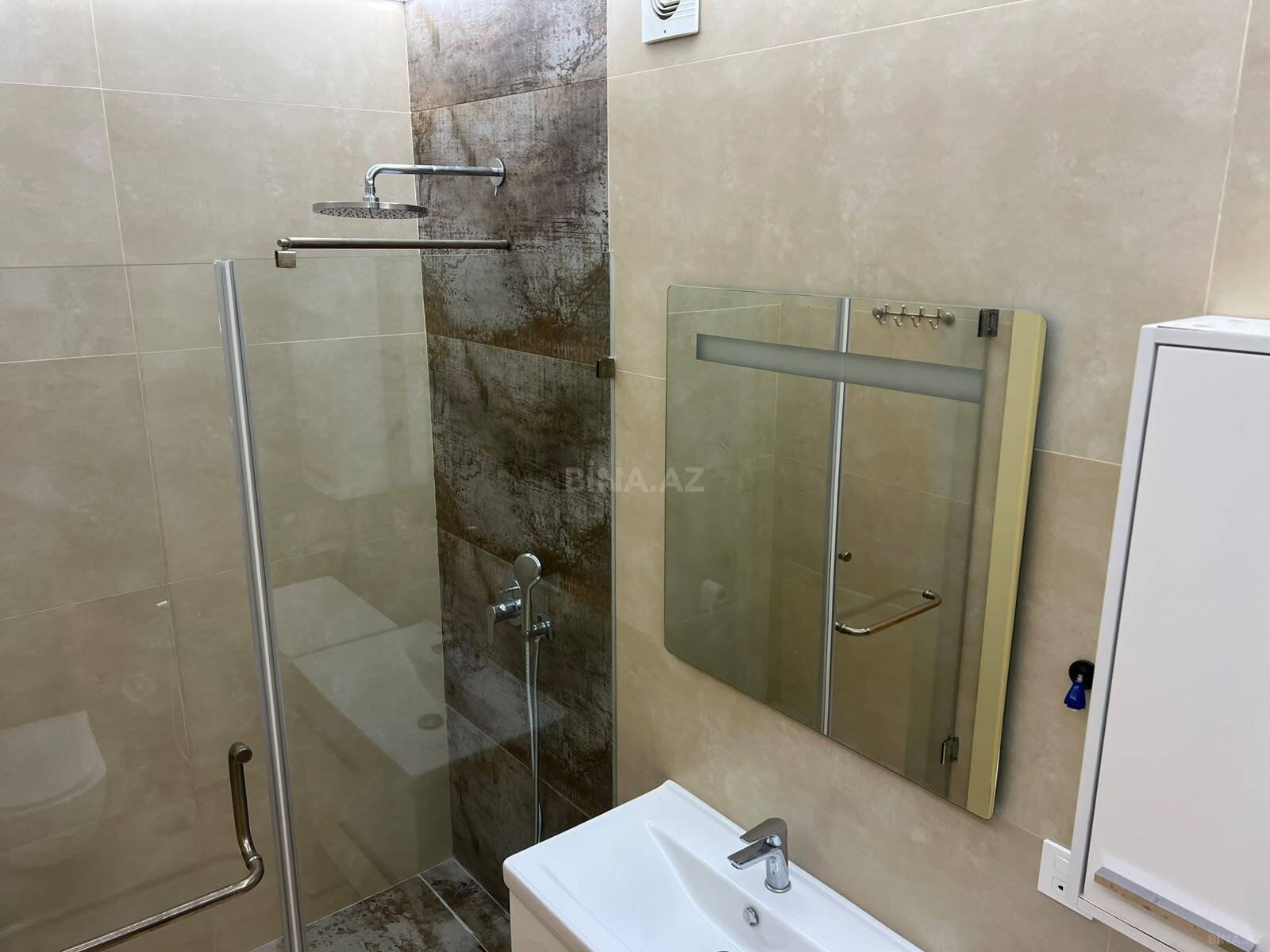 3 otaqlı Yeni tikili, Şah İsmayıl Xətai m., Bakı