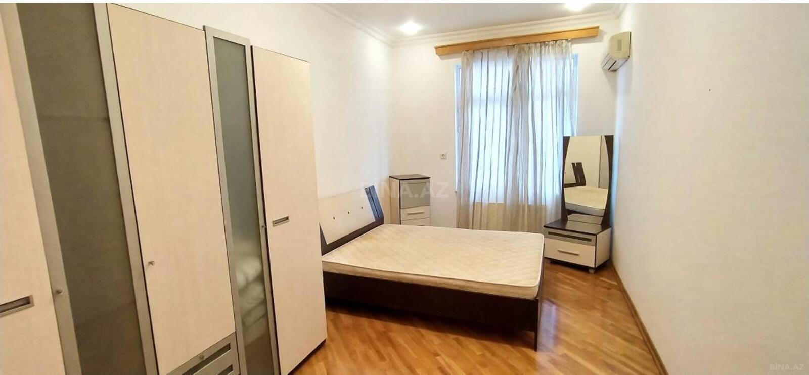 4 otaqlı Yeni tikili, Nizami m., Bakı