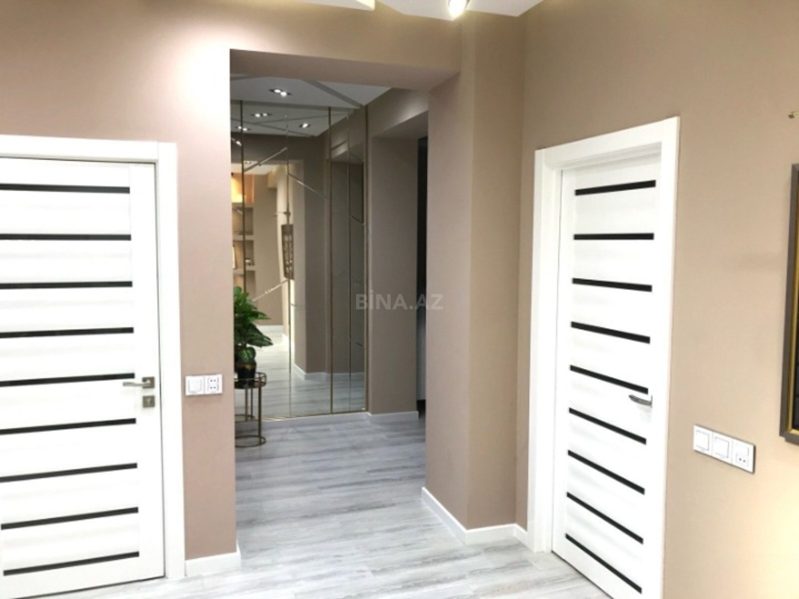 3 otaqlı Yeni tikili, Şah İsmayıl Xətai m., Bakı
