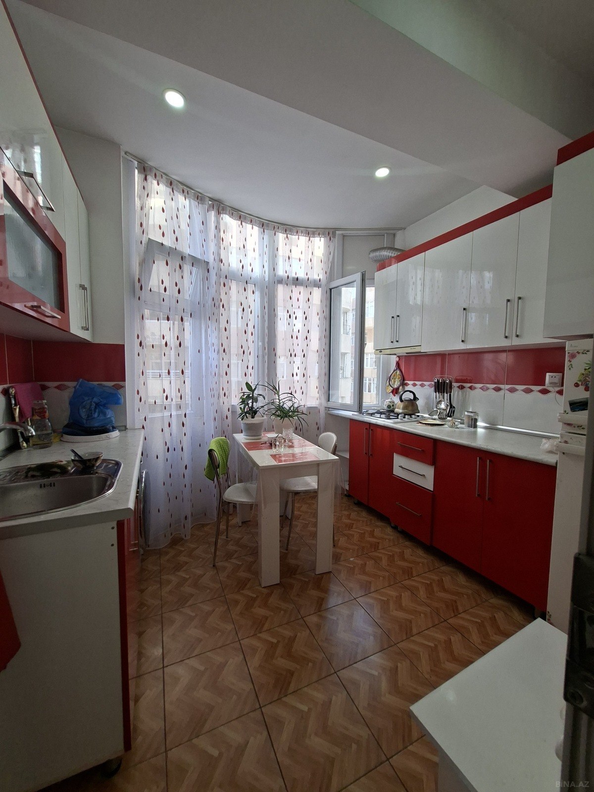 2 otaqlı Yeni tikili, İnşaatçılar m., Bakı