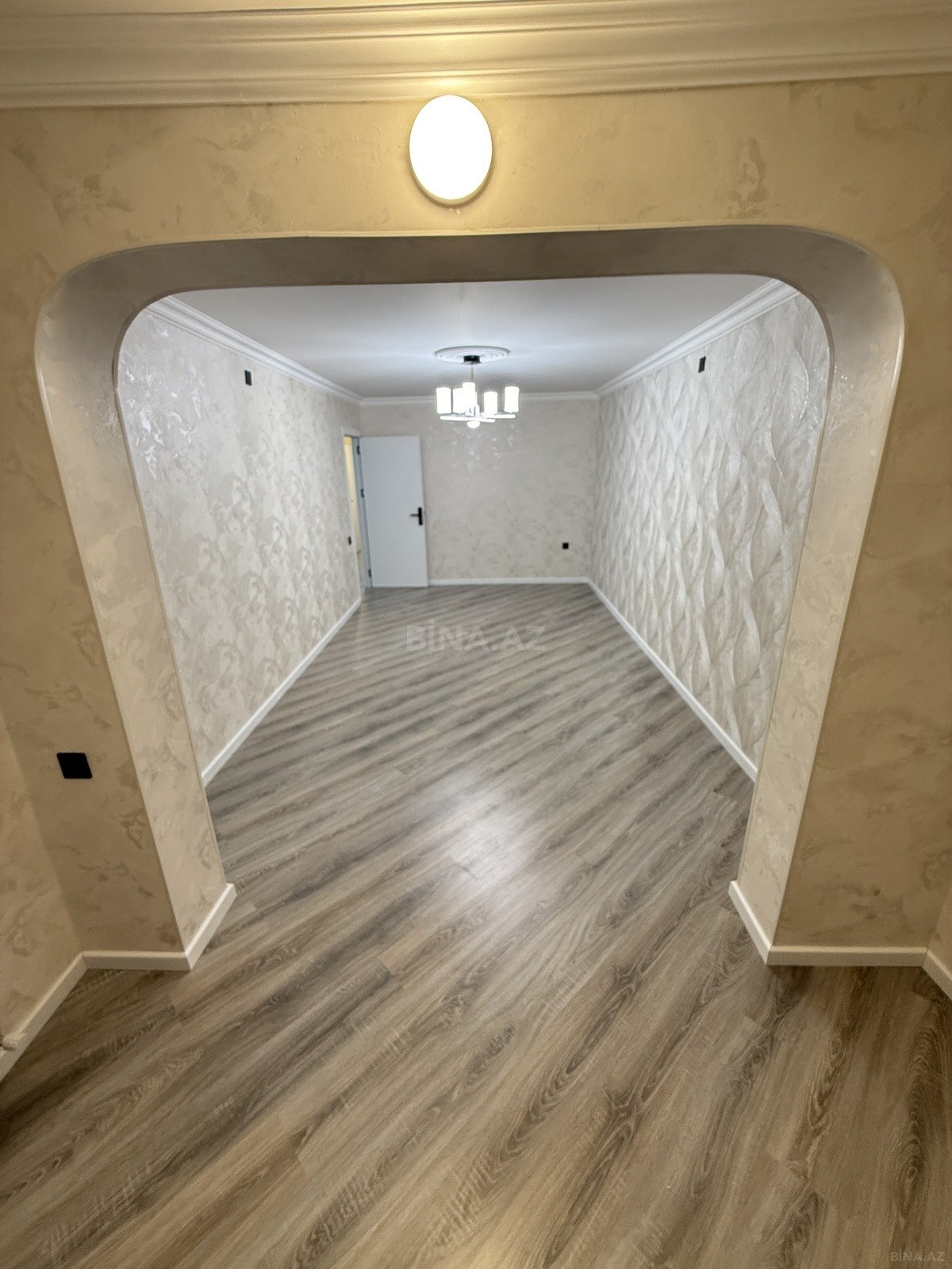 3 otaqlı Köhnə tikili, Neftçilər m., Bakı