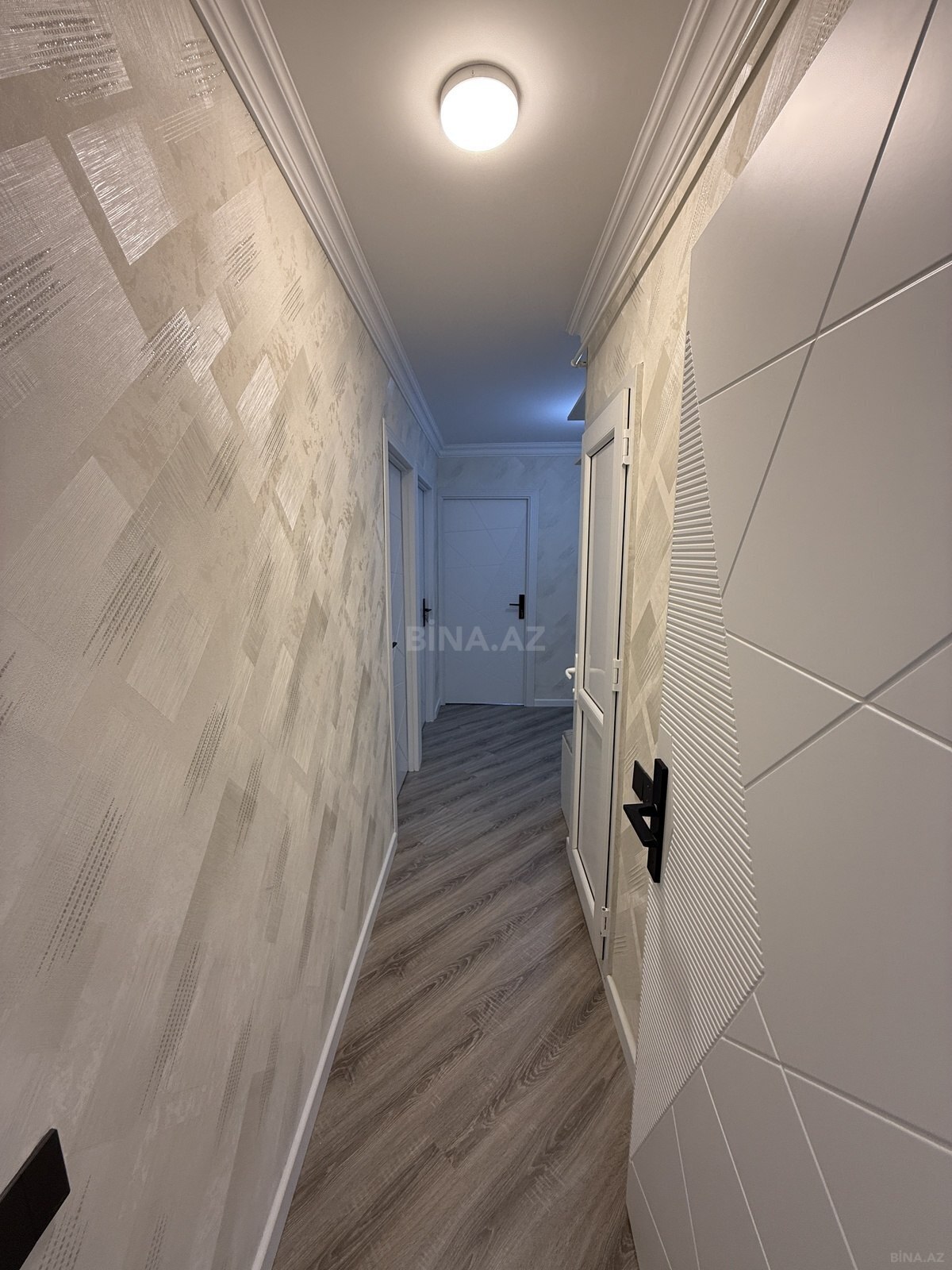 3 otaqlı Köhnə tikili, Neftçilər m., Bakı
