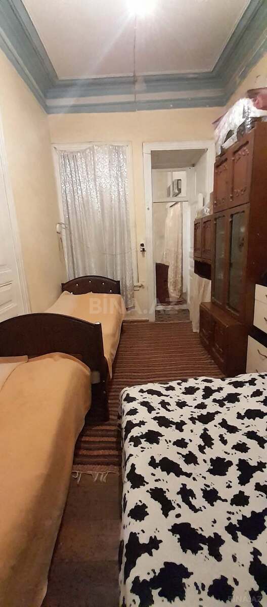 3 otaqlı Köhnə tikili, Nizami m., Bakı