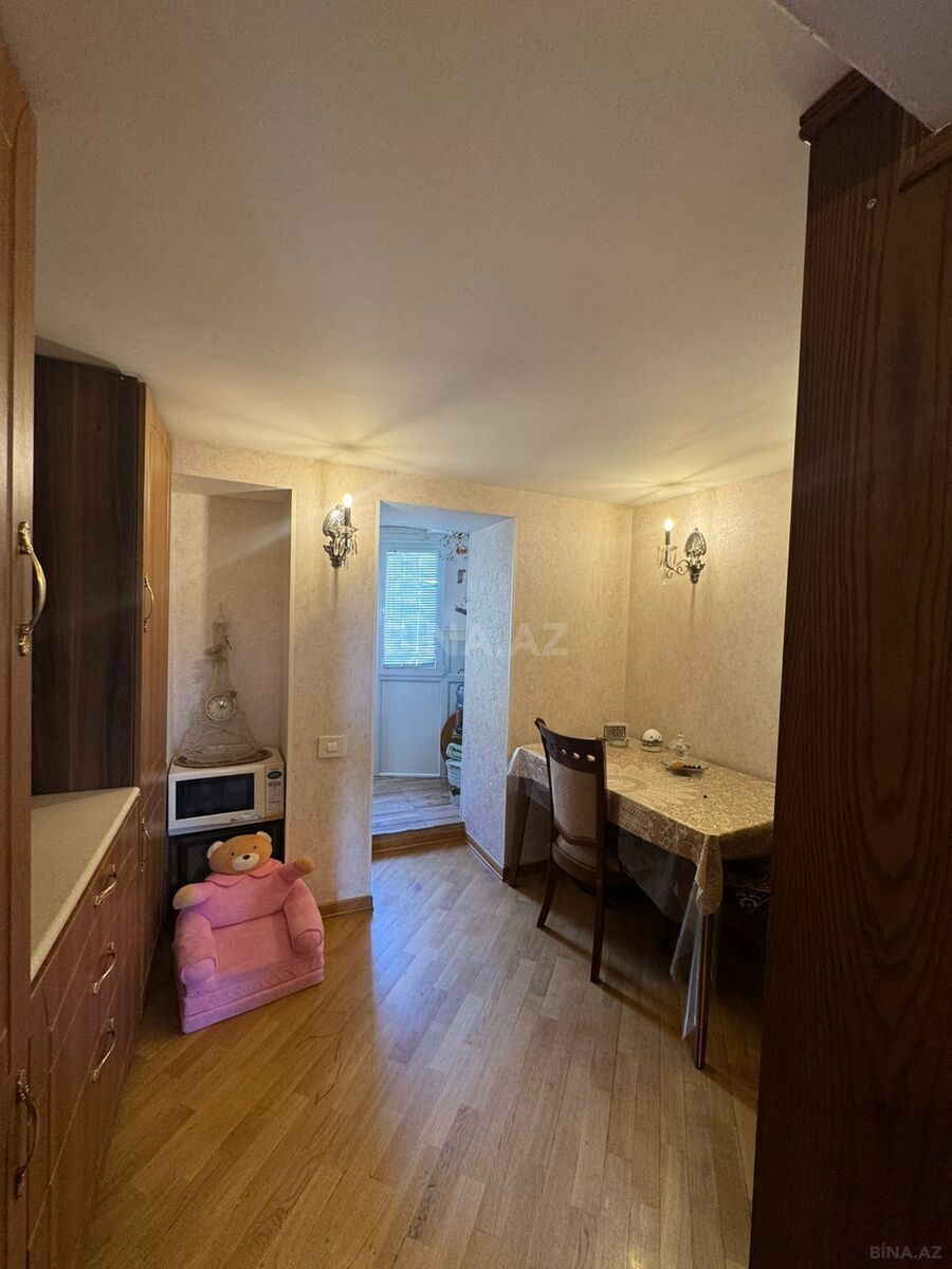 3 otaqlı Köhnə tikili, 28 May m., Bakı