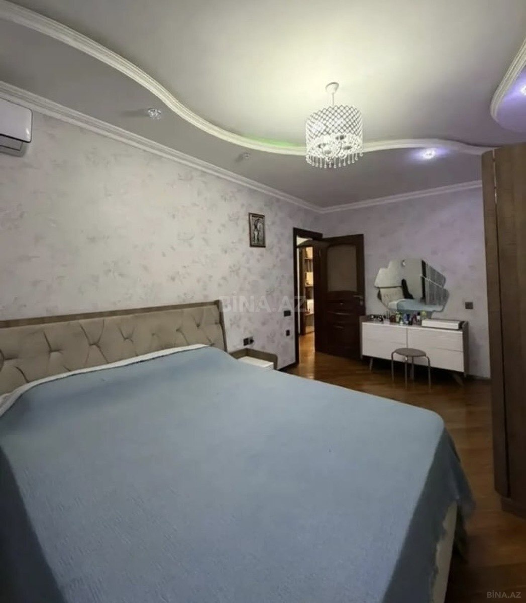 3 otaqlı Köhnə tikili, Xalqlar Dostluğu m., Bakı