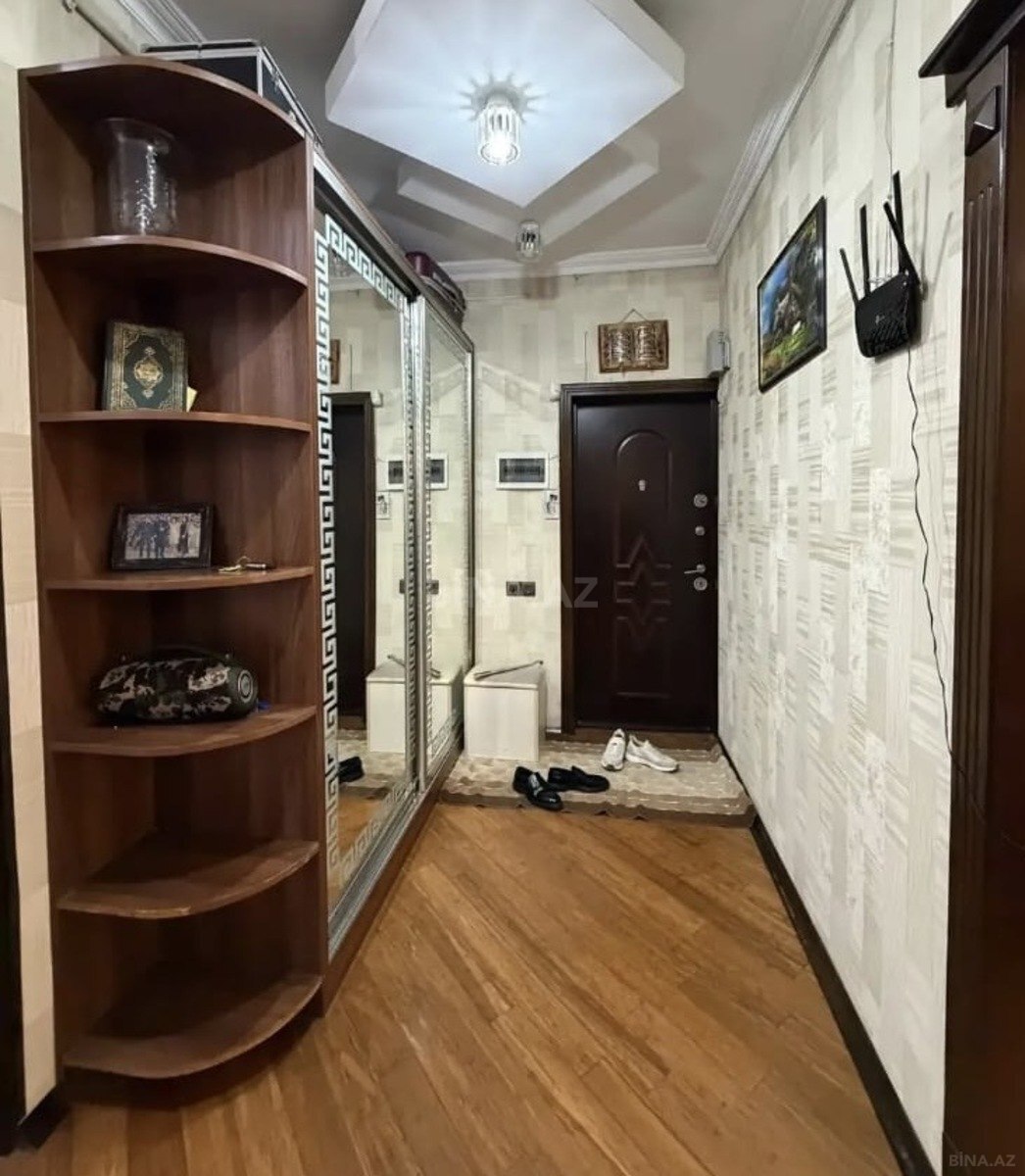3 otaqlı Köhnə tikili, Xalqlar Dostluğu m., Bakı