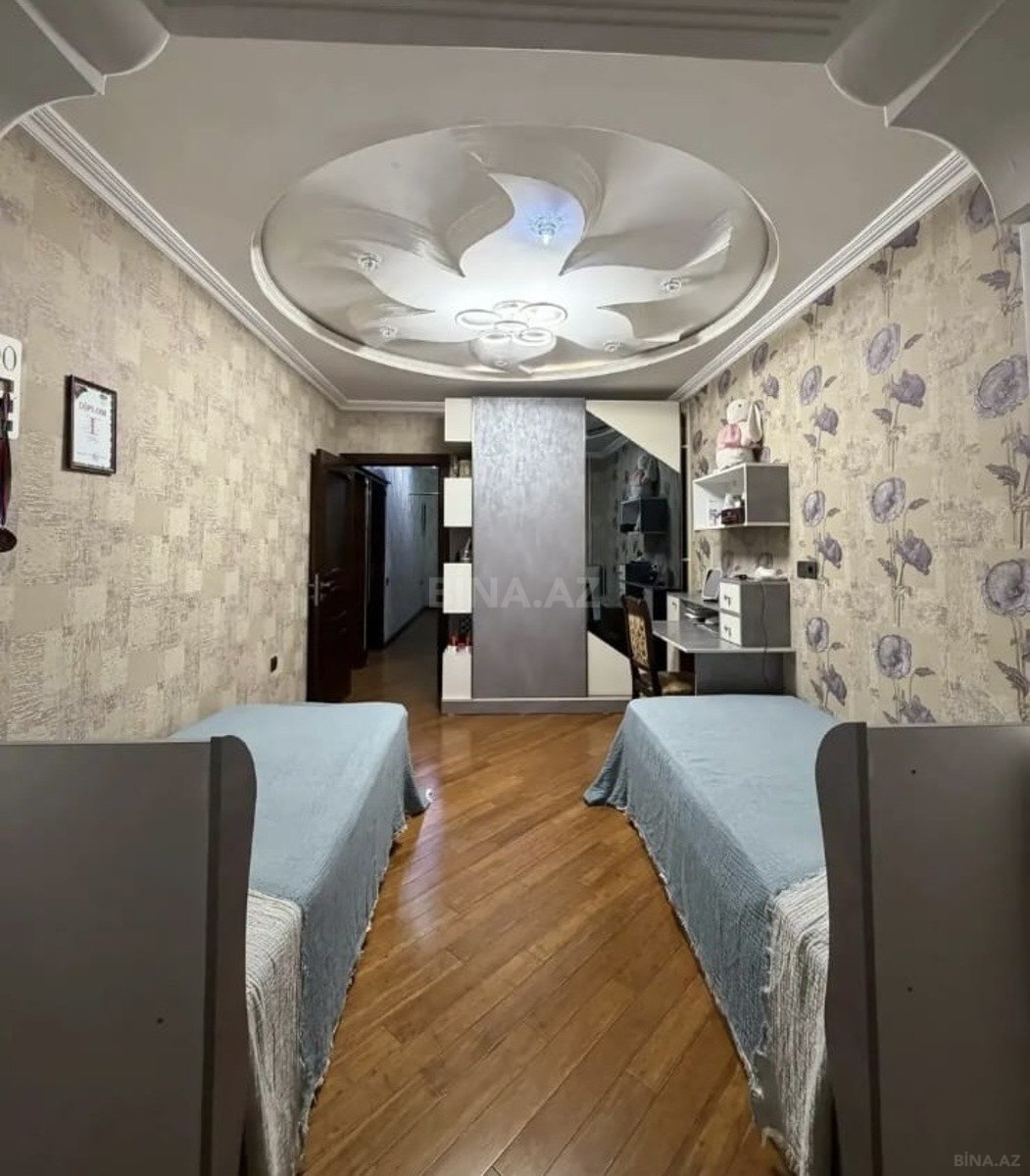 3 otaqlı Köhnə tikili, Xalqlar Dostluğu m., Bakı
