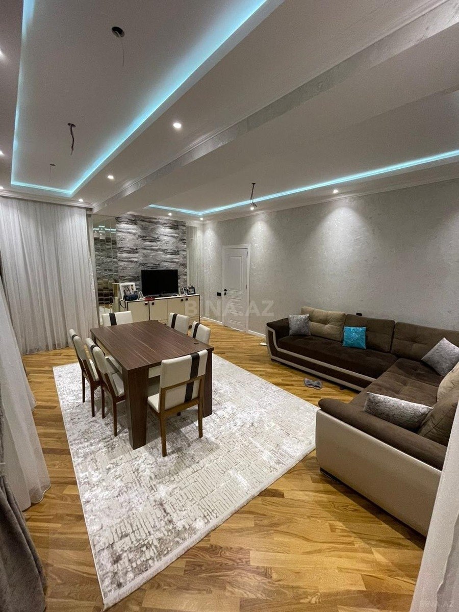 3 otaqlı Yeni tikili, Xırdalan