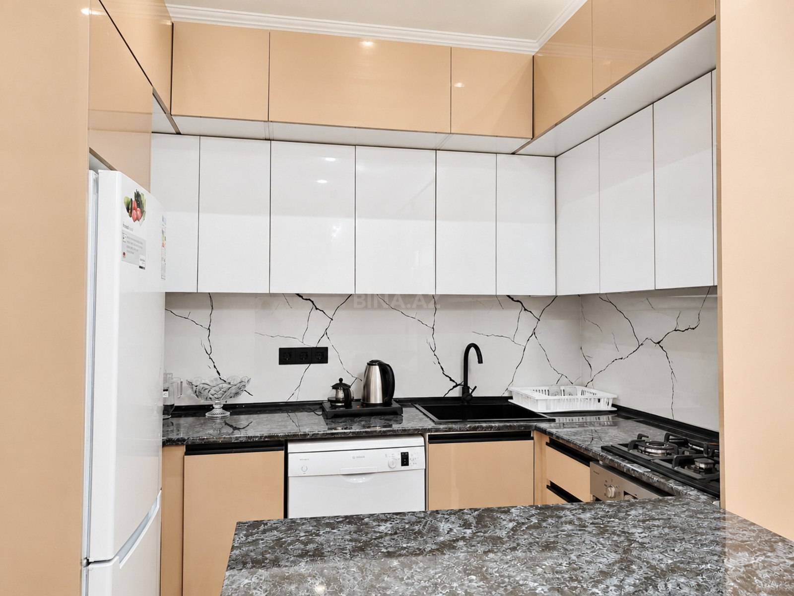 3 otaqlı Yeni tikili, 28 May m., Bakı