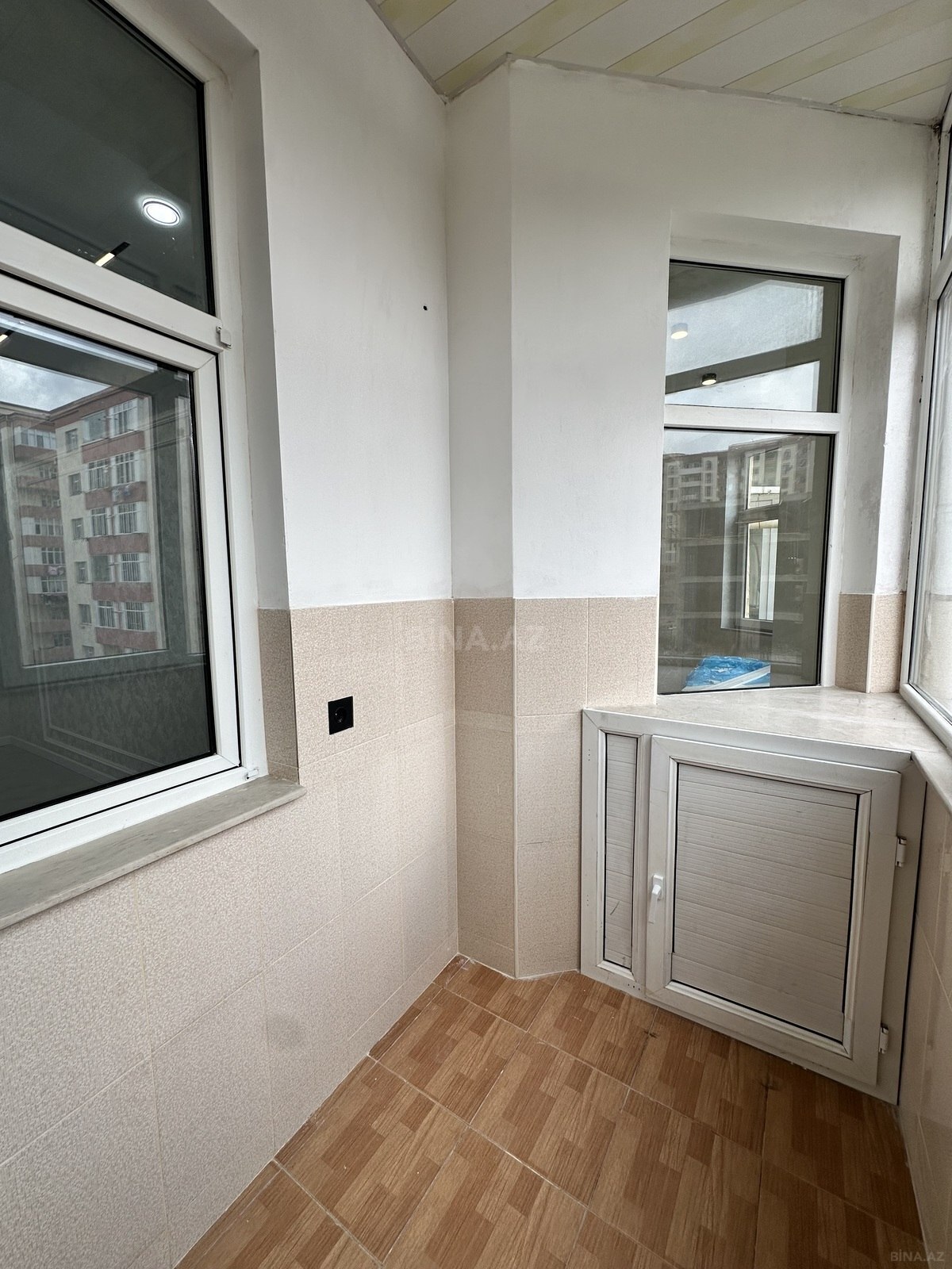 3 otaqlı Yeni tikili, İnşaatçılar m., Bakı