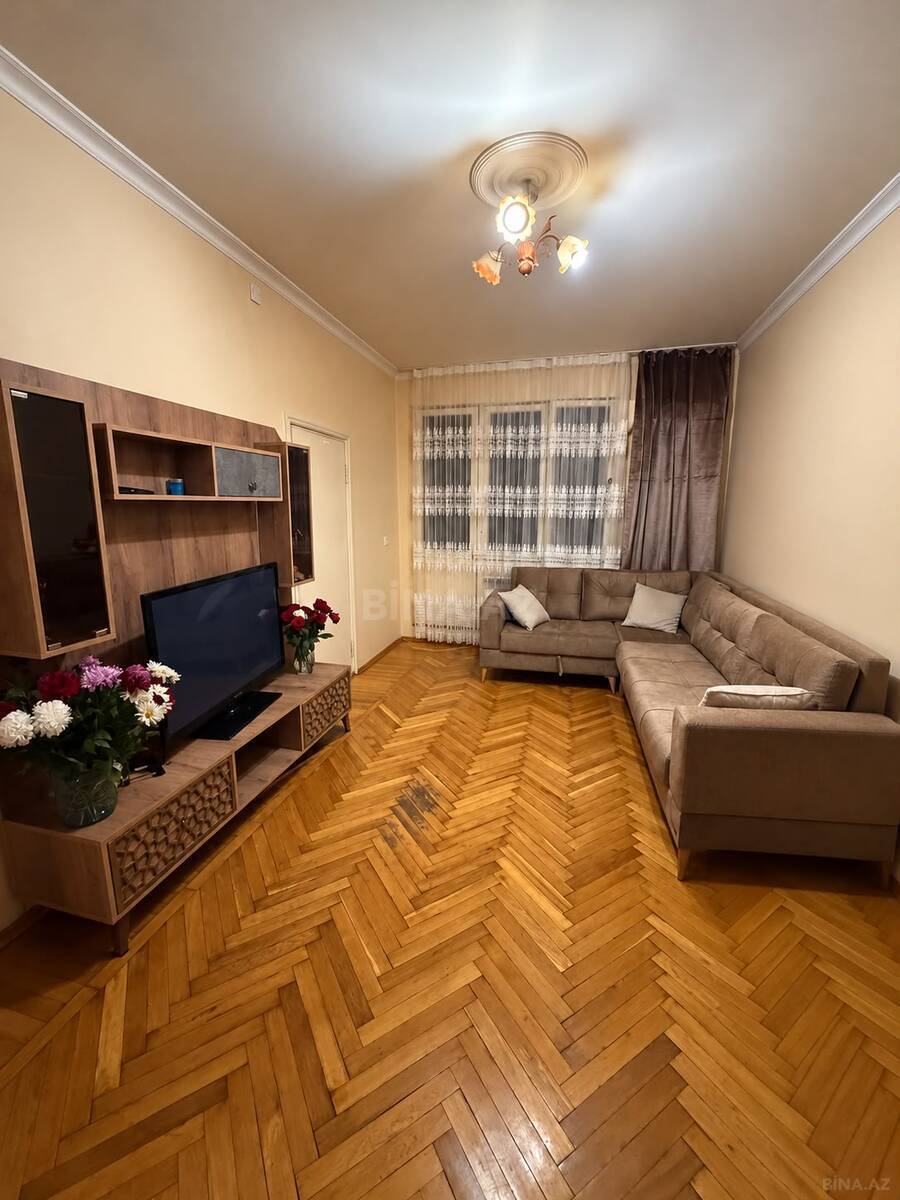 2 otaqlı Köhnə tikili, 8 Noyabr m., Bakı