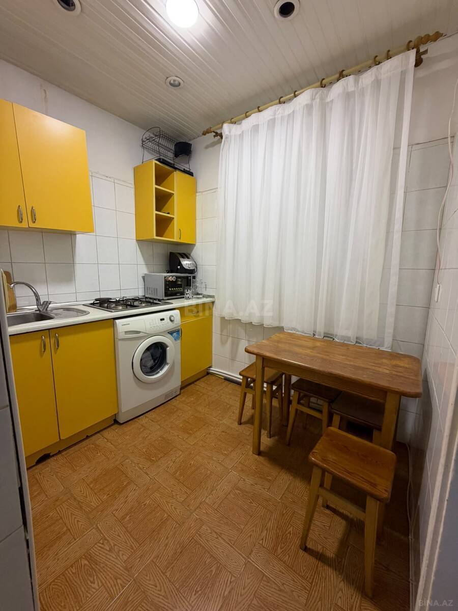 2 otaqlı Köhnə tikili, 8 Noyabr m., Bakı
