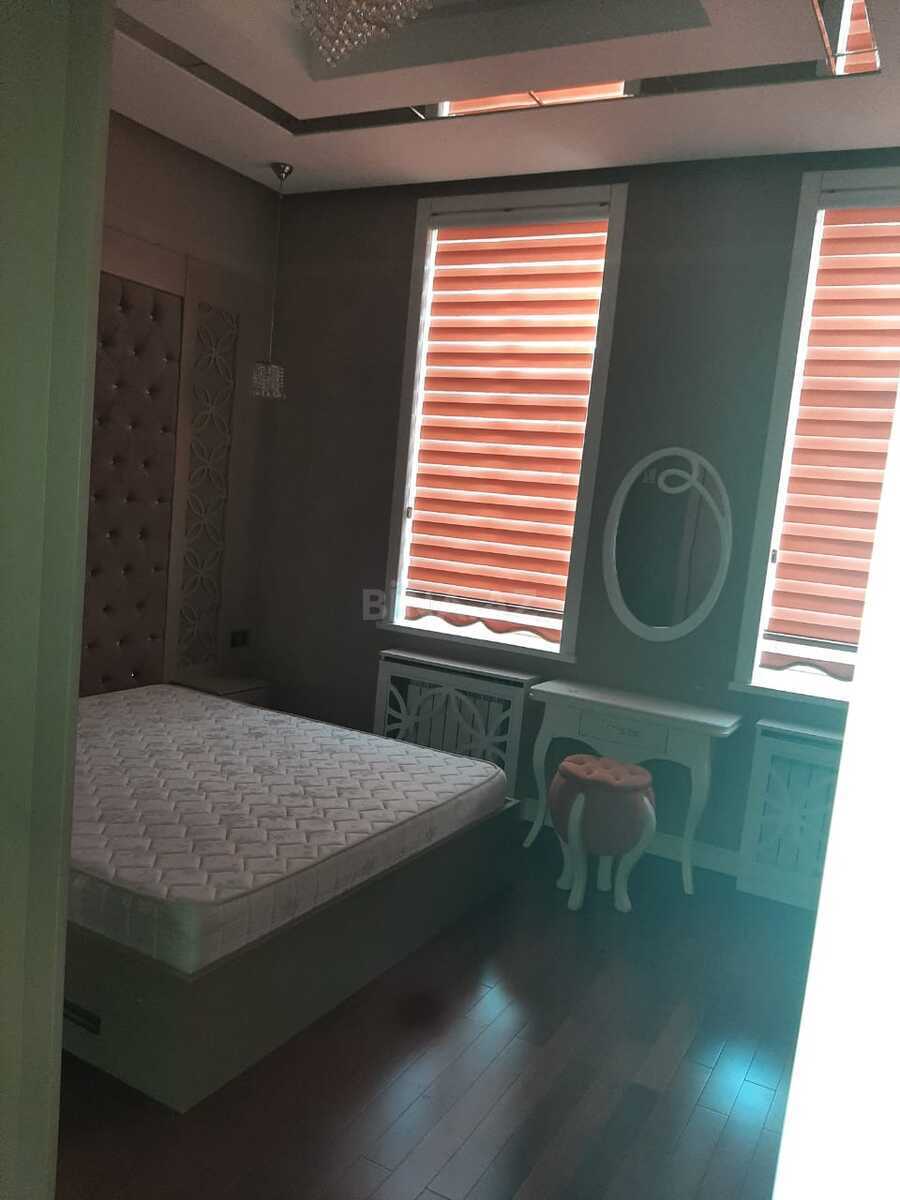 3 otaqlı Köhnə tikili, Sahil m., Bakı