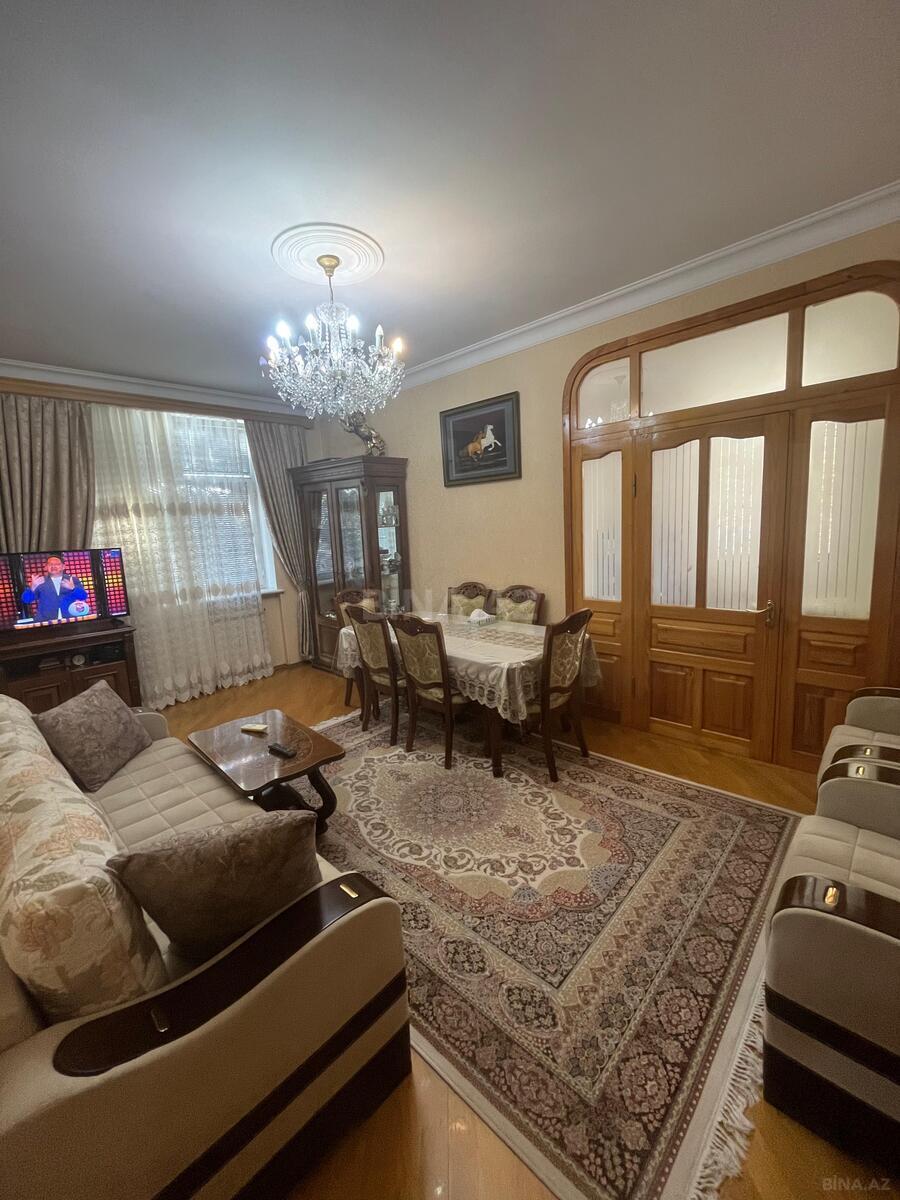 3 otaqlı Köhnə tikili, Yasamal r., Bakı