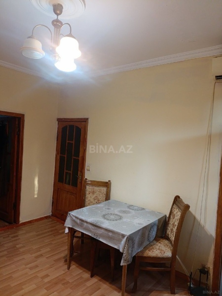 2 otaqlı Köhnə tikili, Memar Əcəmi m., Bakı
