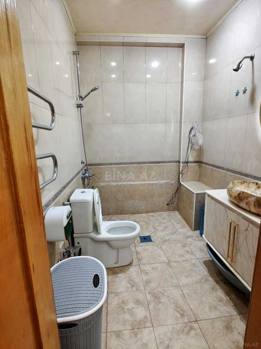 3 otaqlı Yeni tikili, 8-ci mikrorayon q., Bakı