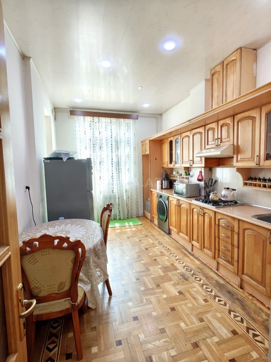 3 otaqlı Yeni tikili, 8-ci mikrorayon q., Bakı