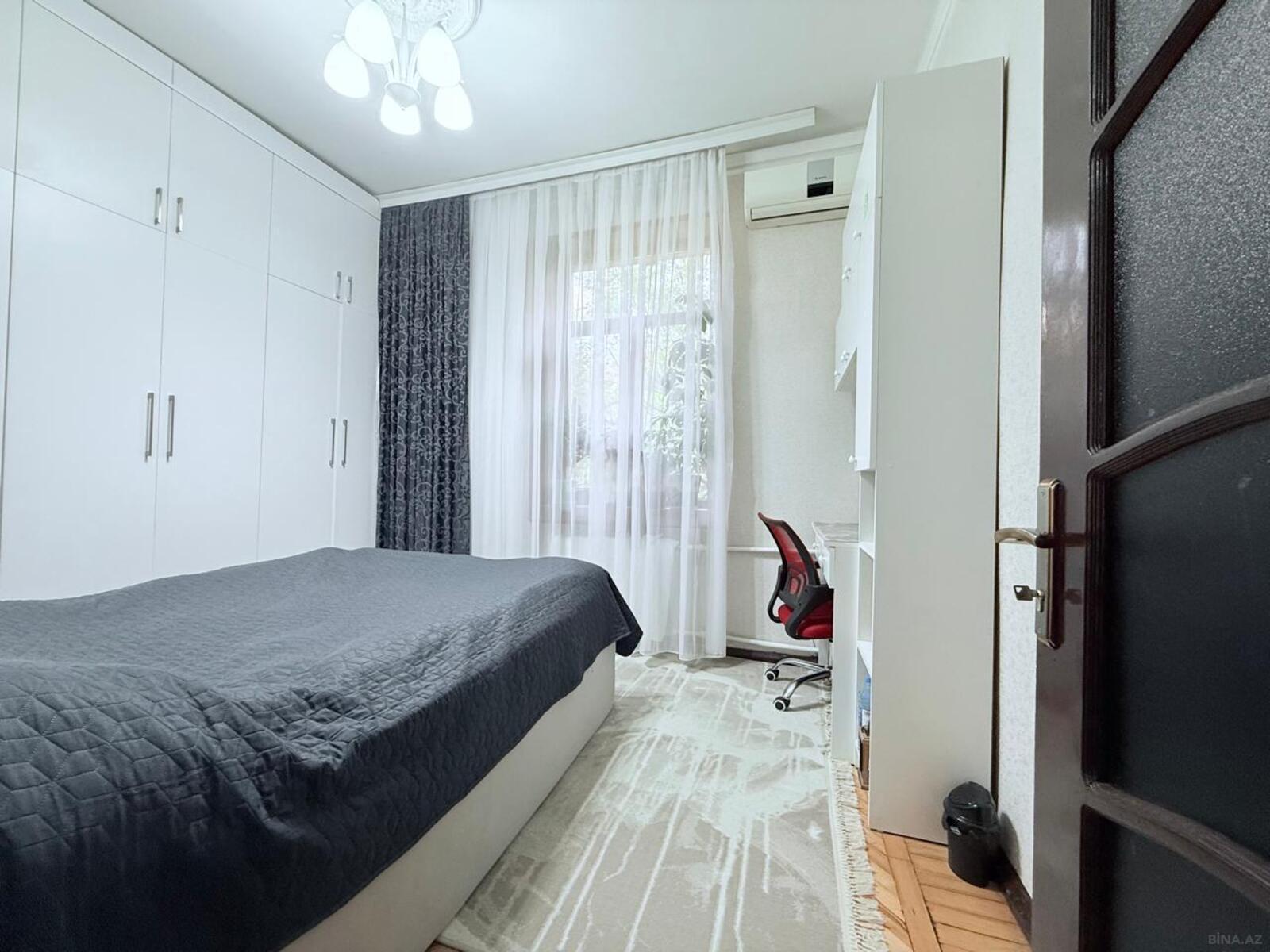 3 otaqlı Köhnə tikili, Elmlər Akademiyası m., Bakı