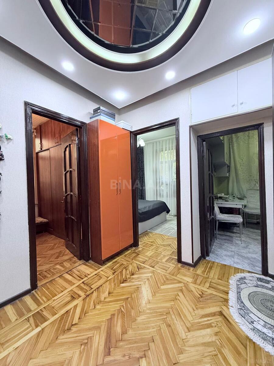3 otaqlı Köhnə tikili, Elmlər Akademiyası m., Bakı