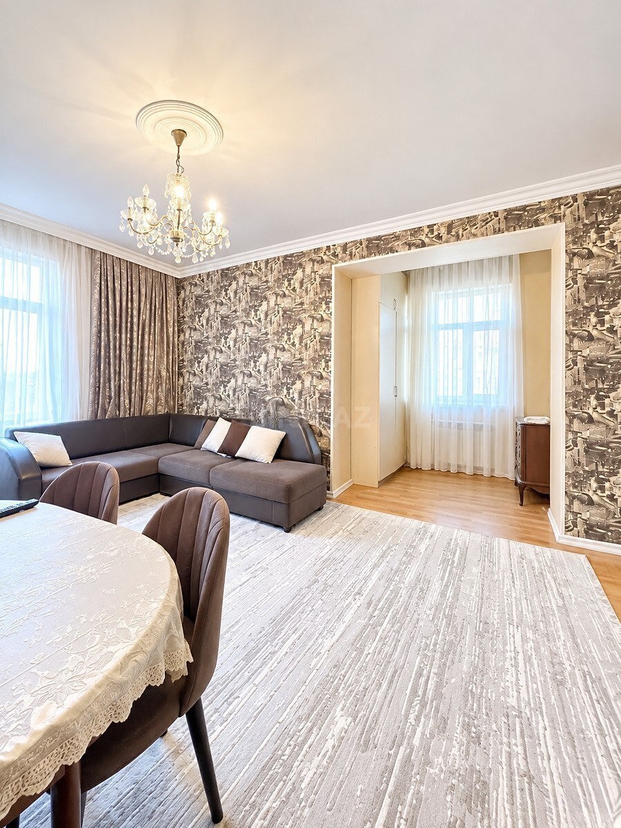 3 otaqlı Köhnə tikili, Elmlər Akademiyası m., Bakı