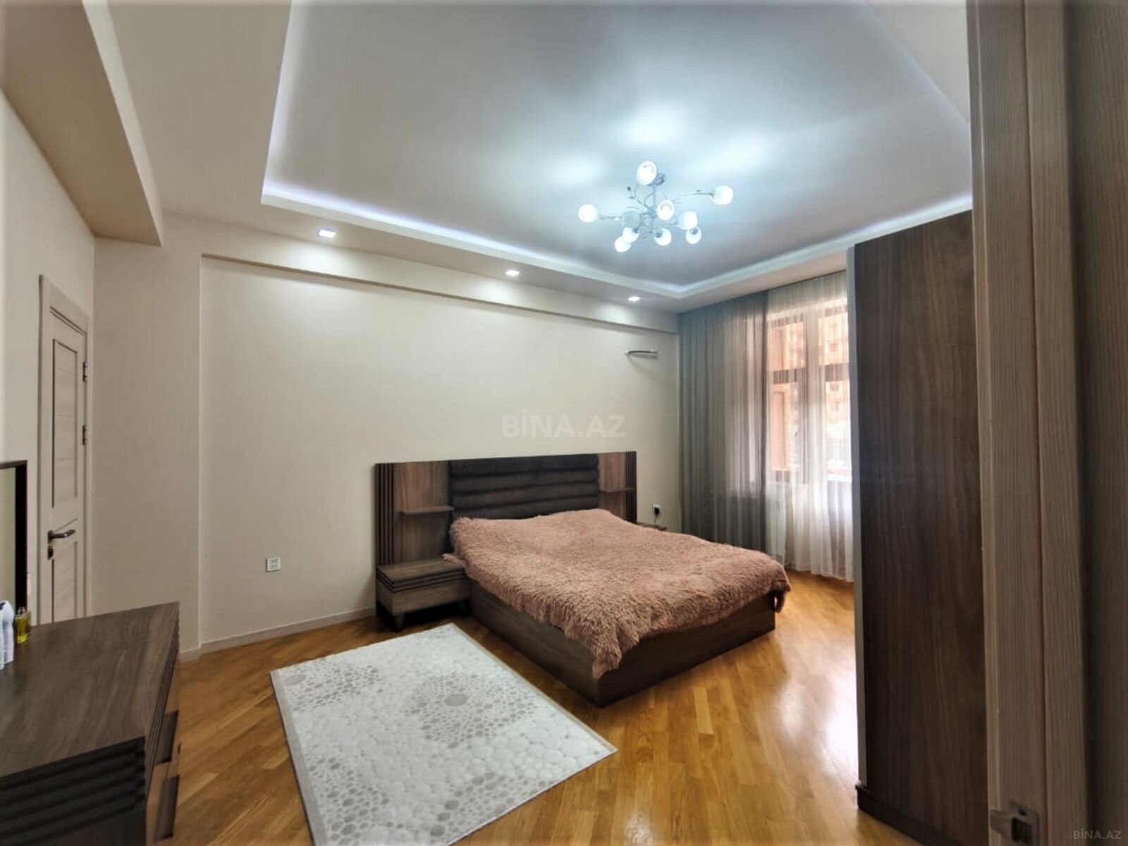 3 otaqlı Yeni tikili, Şah İsmayıl Xətai m., Bakı