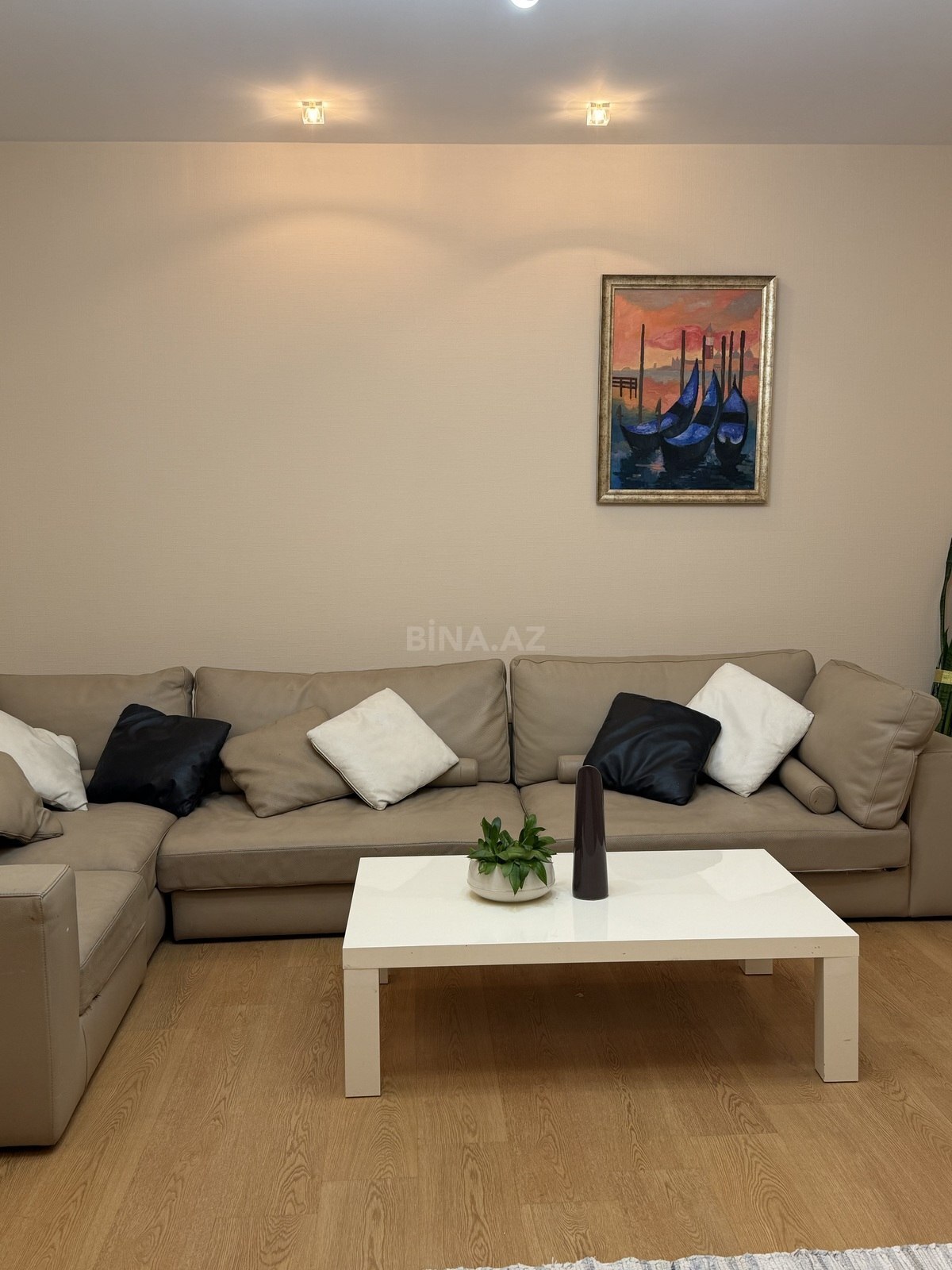 3 otaqlı Yeni tikili, 8 Noyabr m., Bakı
