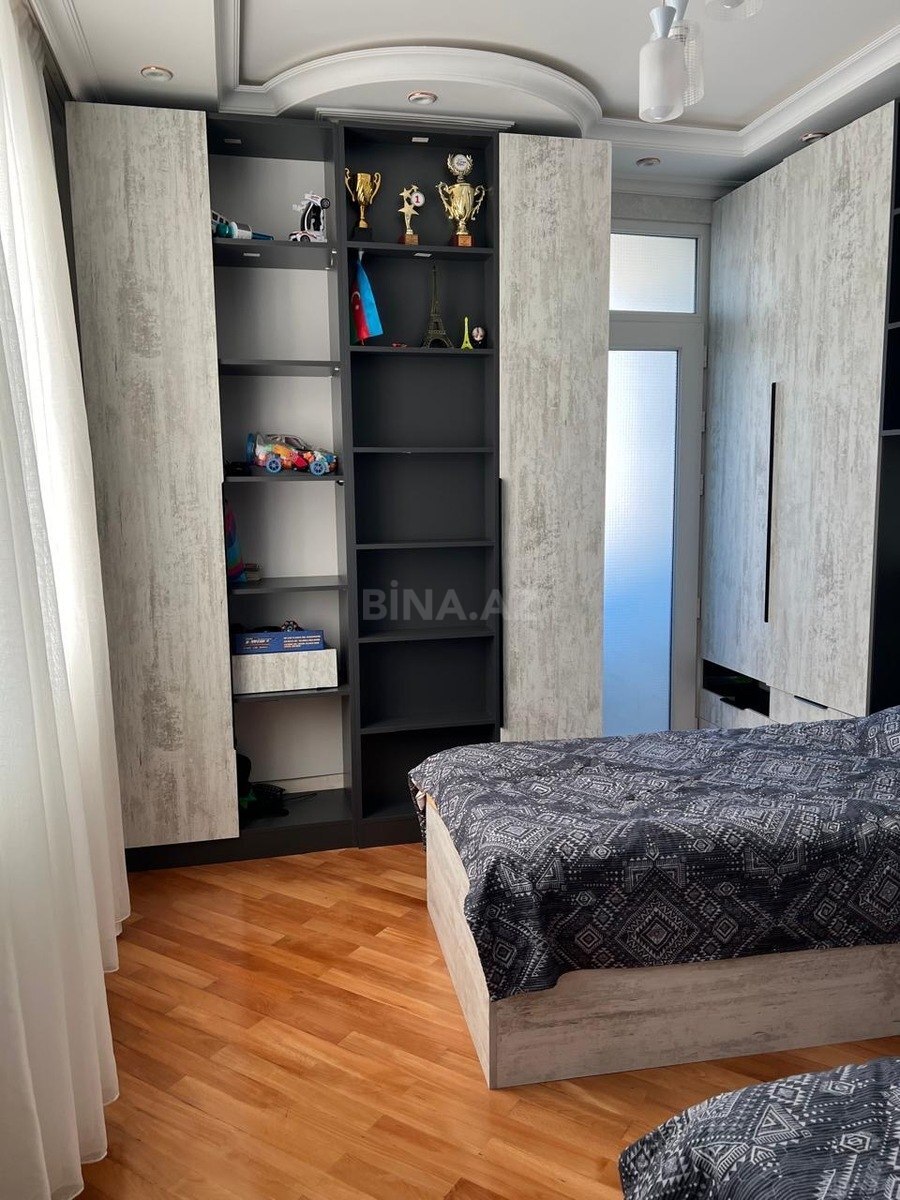 3 otaqlı Yeni tikili, 8-ci mikrorayon q., Bakı