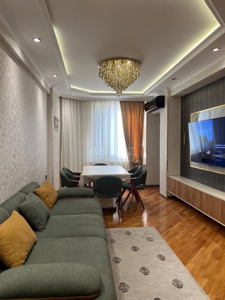 3 otaqlı Yeni tikili, 8-ci mikrorayon q., Bakı