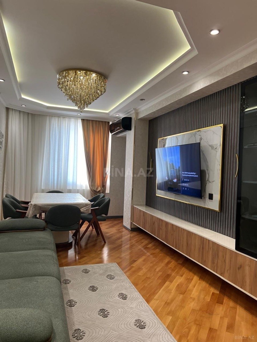 3 otaqlı Yeni tikili, 8-ci mikrorayon q., Bakı