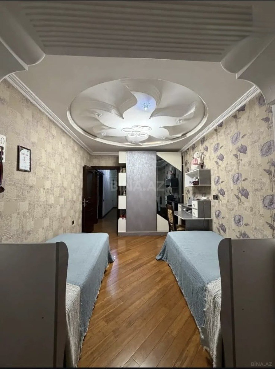 3 otaqlı Köhnə tikili, Xalqlar Dostluğu m., Bakı