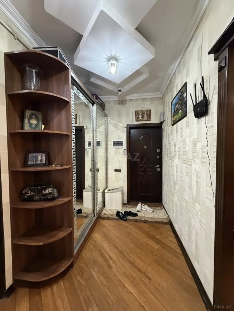 3 otaqlı Köhnə tikili, Xalqlar Dostluğu m., Bakı