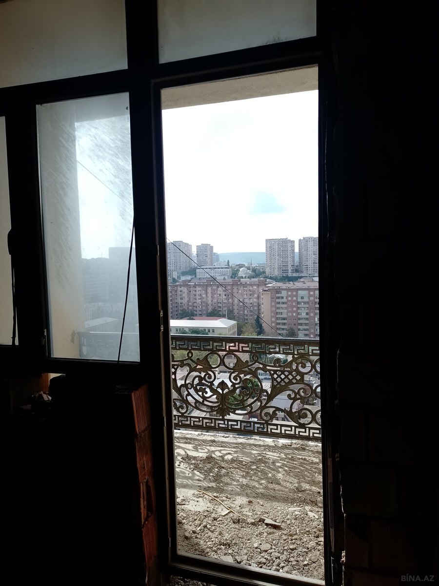 4 otaqlı Yeni tikili, Elmlər Akademiyası m., Bakı