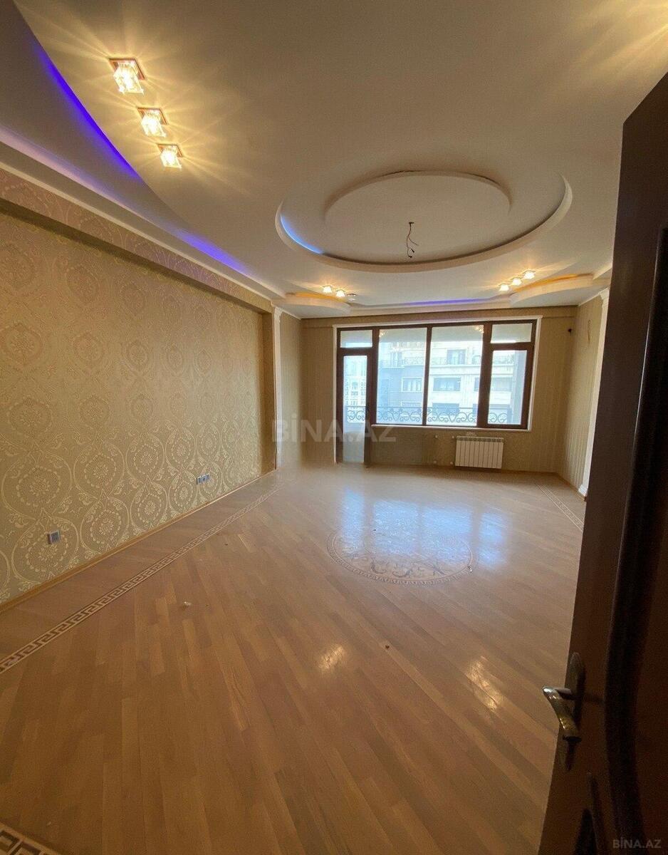 3 otaqlı Yeni tikili, Nizami m., Bakı