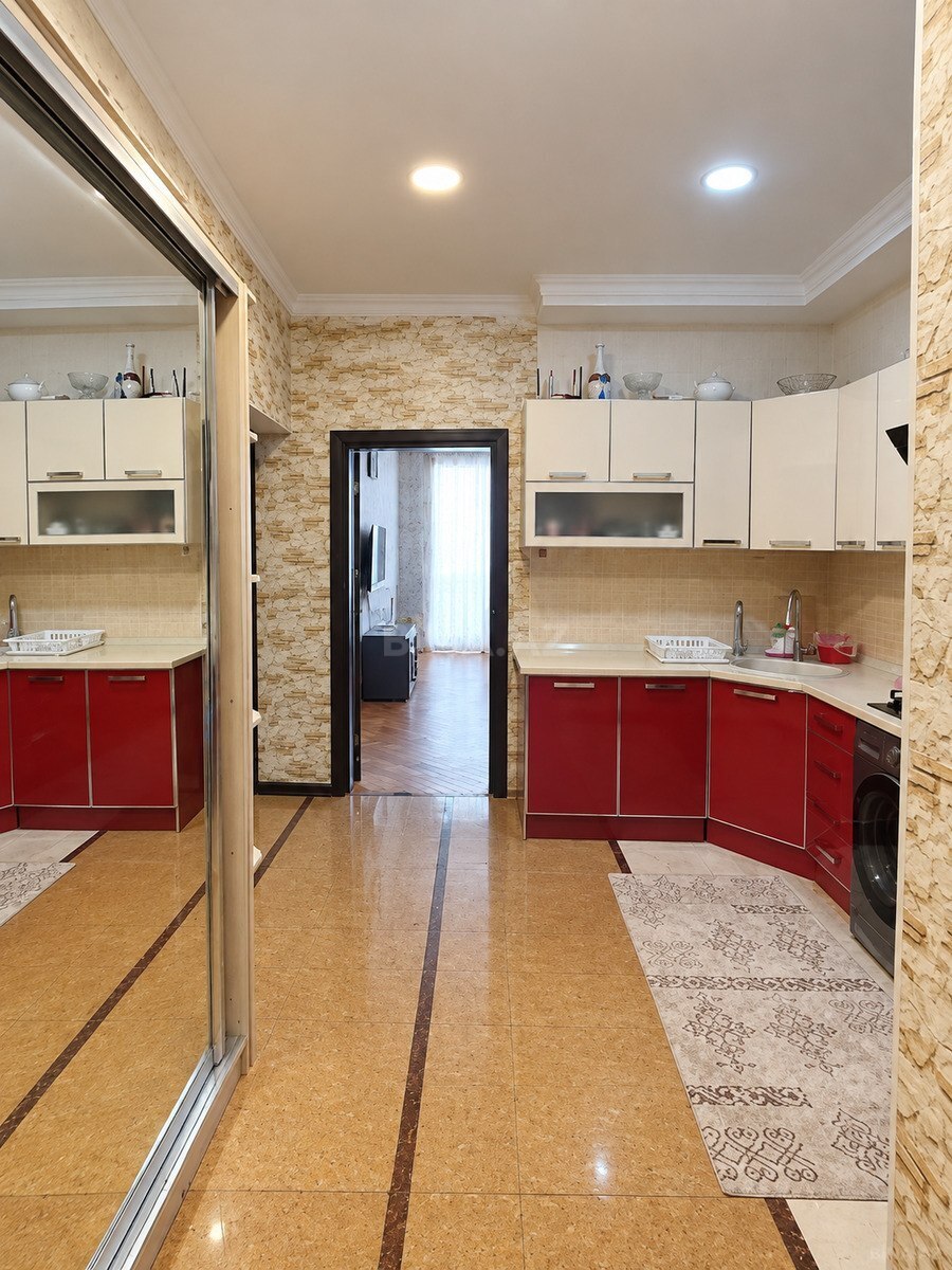 3 otaqlı Yeni tikili, Nəsimi r., Bakı
