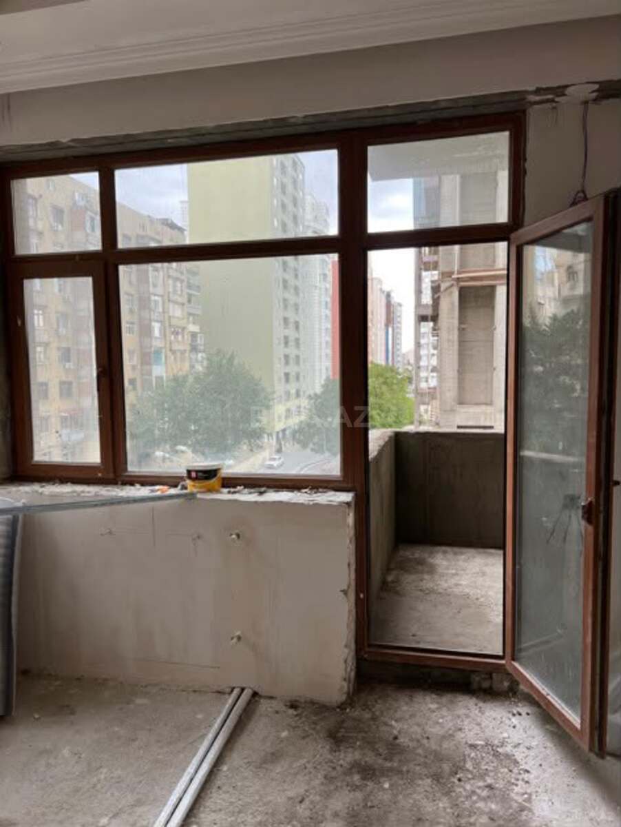 3 otaqlı Yeni tikili, Elmlər Akademiyası m., Bakı